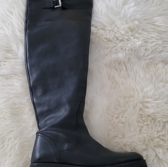 Over the knee black leather boots - Picture 2 of 4